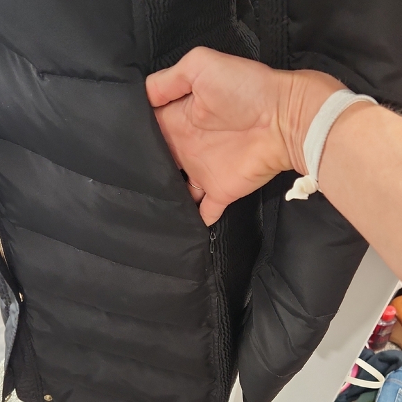 Express Black Puffer Jacket with Fur Trim - Picture 11 of 16